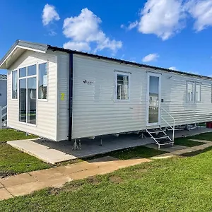 https://lovely-8-berth-caravan-for-hire-at-barmston-beach.yorkshirehotels.net